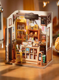 Miniature House Kit: Becka's Baking House