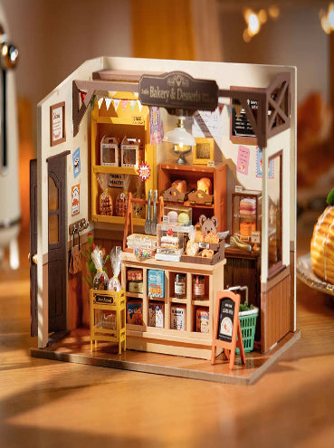 Miniature House Kit: Becka's Baking House