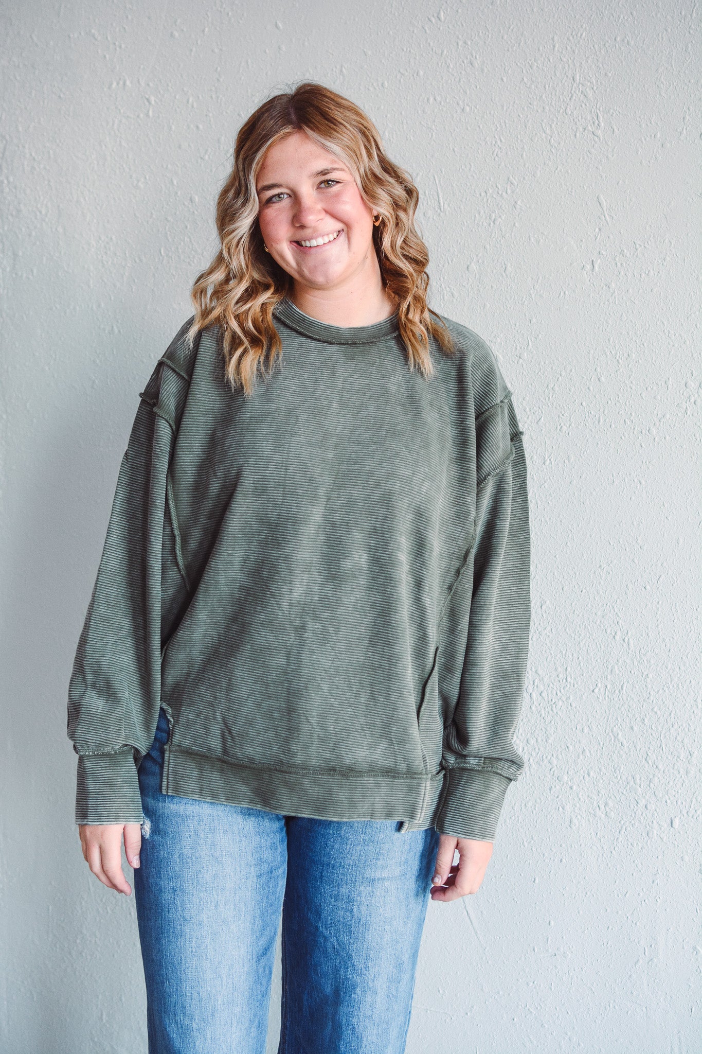 Delaware Olive Pullover