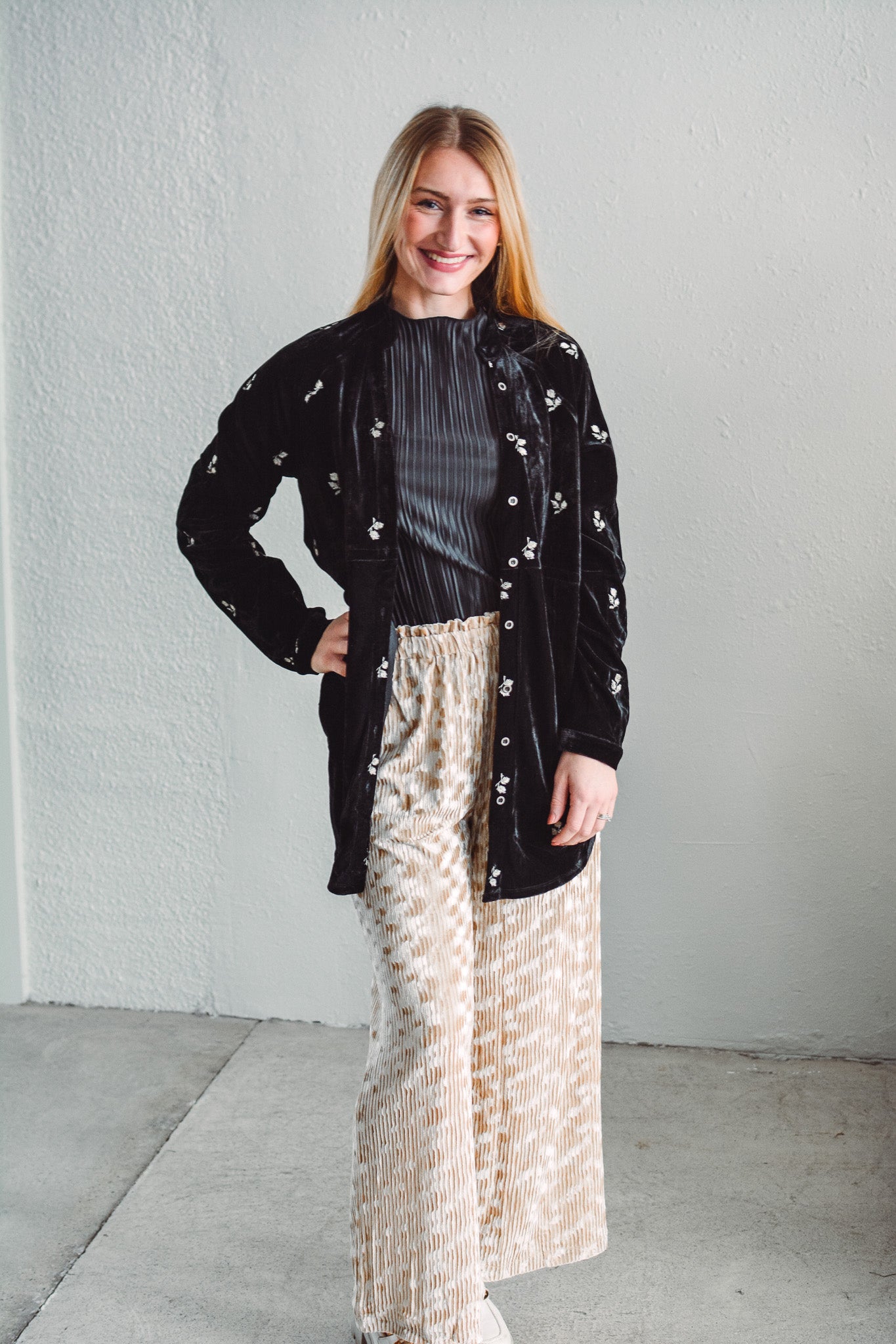 Aurora Velvet Pant - Almond