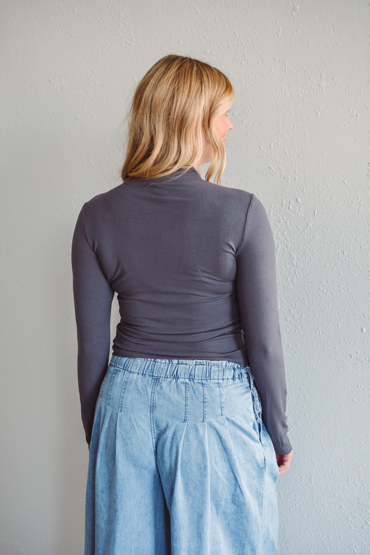 Pebble Basic Mock Neck