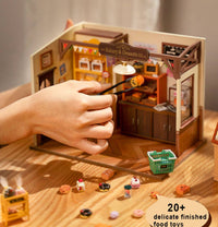 Miniature House Kit: Becka's Baking House
