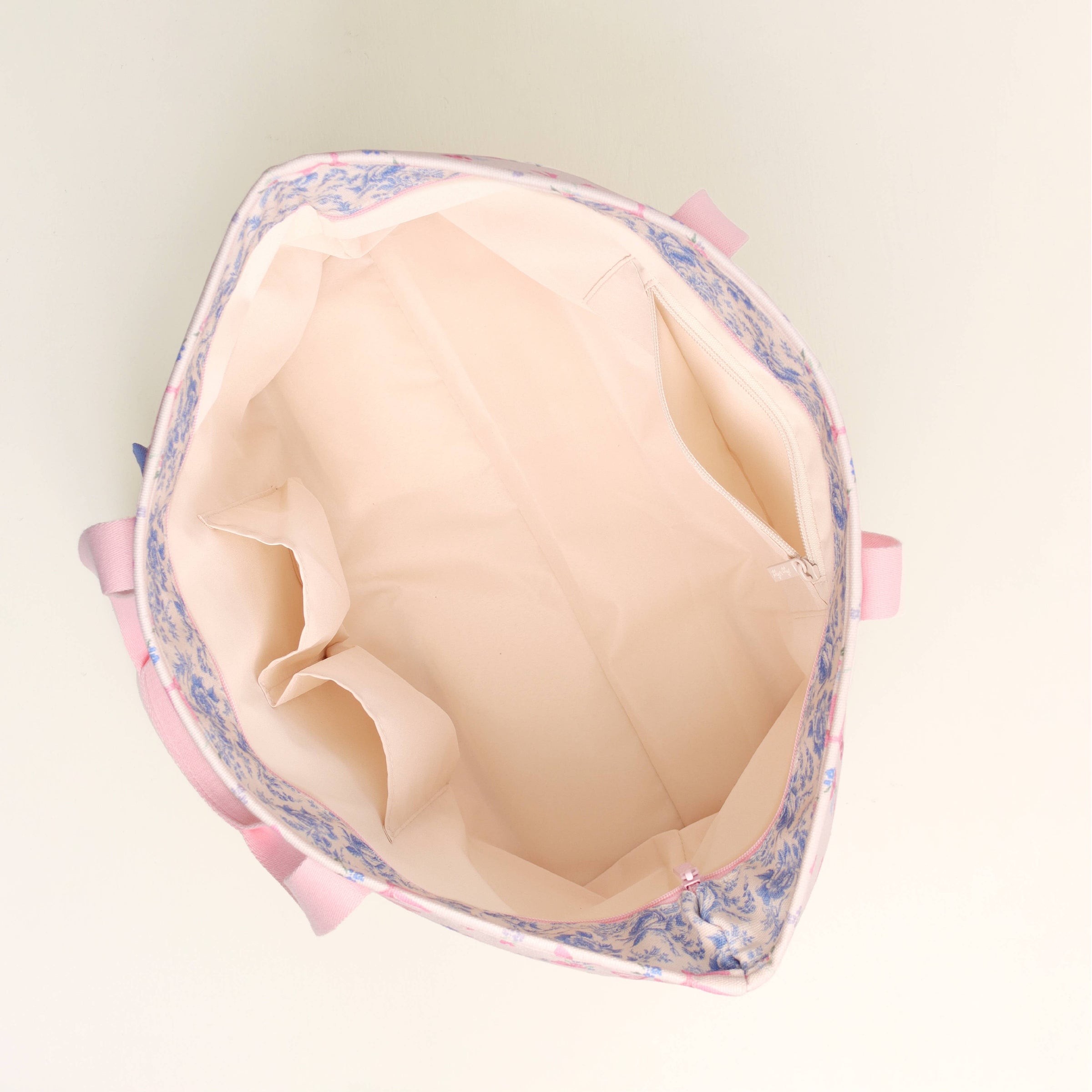 Ribbons + Bows Itzy Explorer™ Canvas Tote Bag