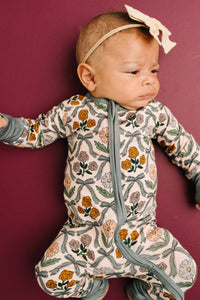 Cottage Bow Sleeper