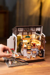 Miniature House Kit:  Café
