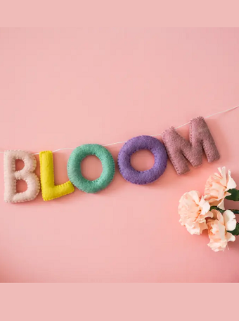 BLOOM Garland