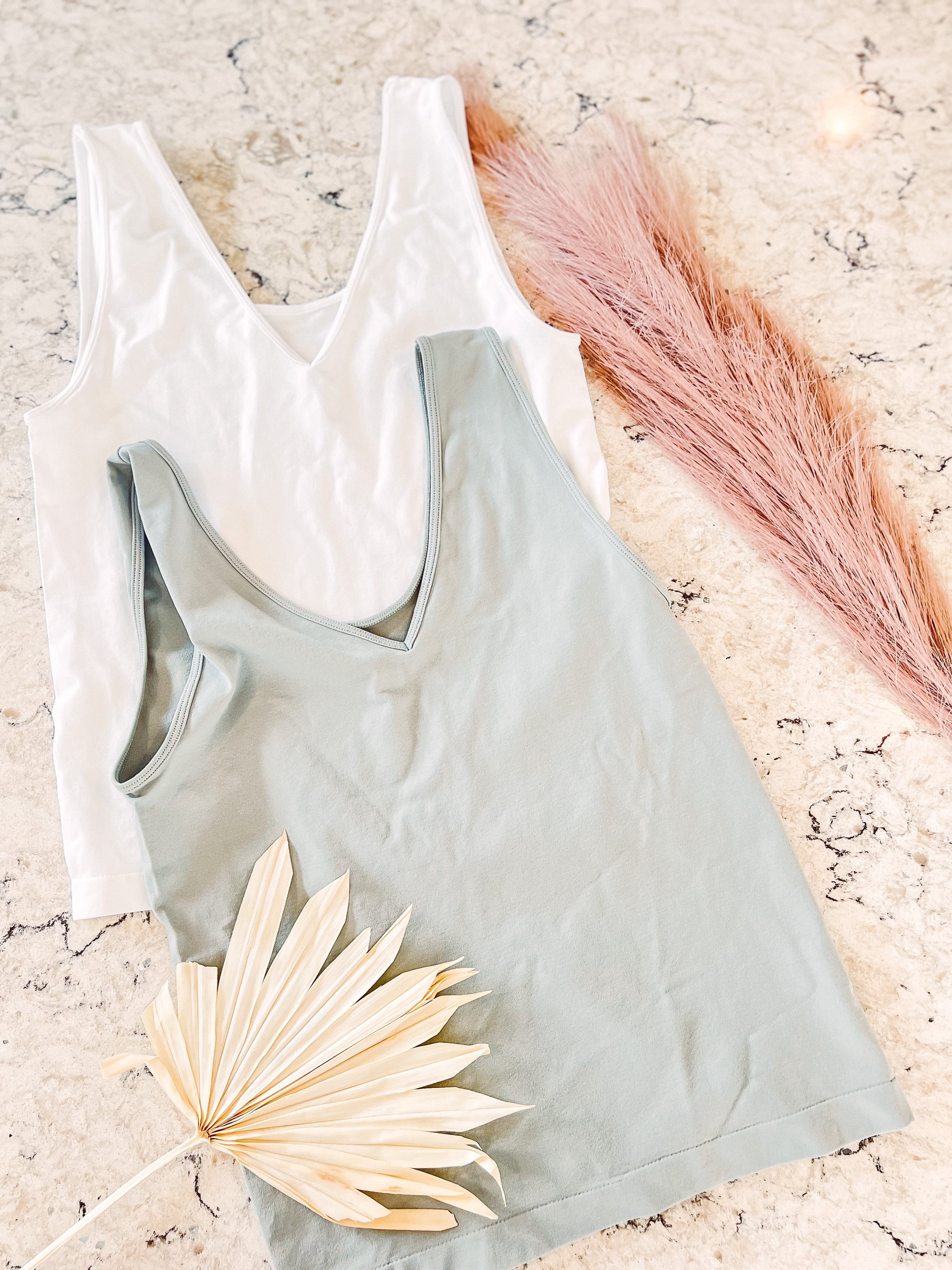 Seamless V-Neck Tanks